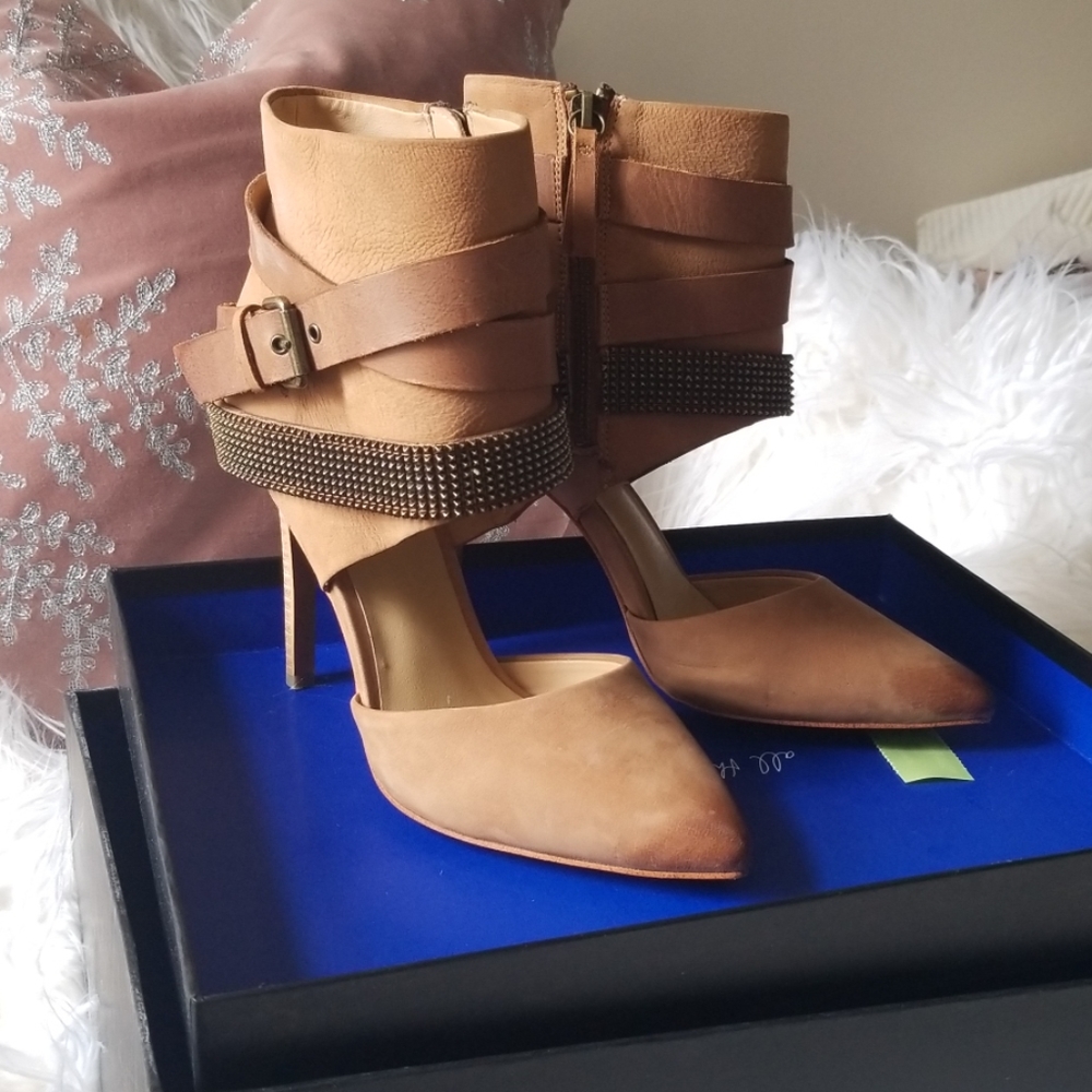 Joe's  Angie leather ankle cuff pump